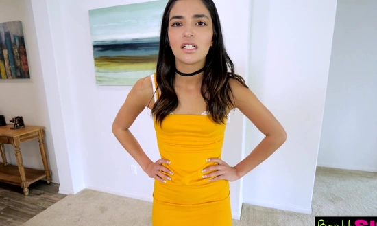 Младшая сестра случайно возбудила брата своим сексуальным нарядом