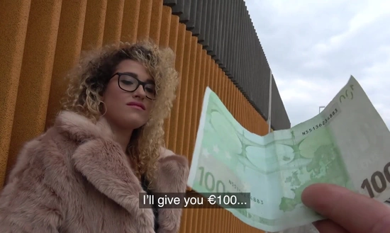 Перепутал иностранную туристку с проституткой, а купил ее за деньги