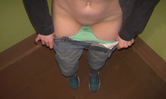 Привел девушку трахаться в подъезд, потому что нет своей хаты