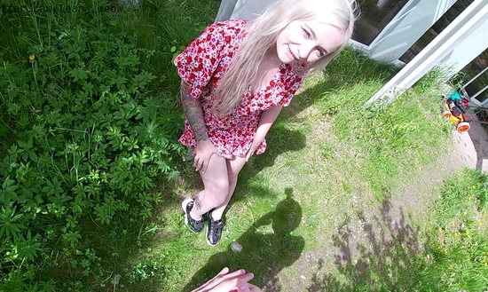 Знакомство и секс с русской девушкой на свежем воздухе - с разговорами!