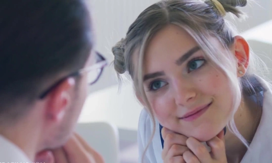 Ева Эльфи не подготовилась к экзамену и была вынуждена раздвинуть ножки перед преподом!