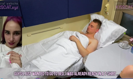 Столкнулась в купе поезда с онанистом и помогла ему удовлетворить потребности!