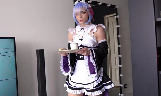 Анимешная телочка заглянула в комнату к любителю японских мультиков!