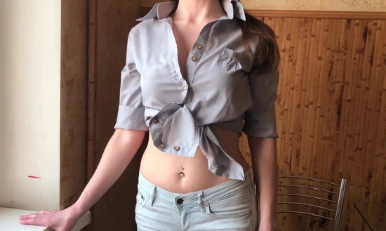 Одинокая мама друга соблазнила Серегу на секс, когда они были одни!