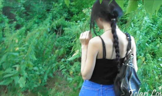 Гуляли с подругой и захотелось минета со спермой в ротик!