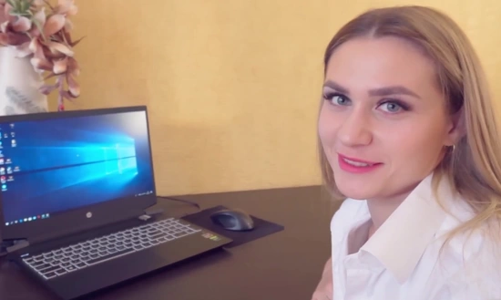 Приходиться радовать начальника, чтобы получить повышение!