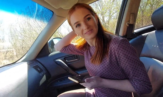 Предложил русской девушке подвести ее и сразу дал понять, что хочет секса!